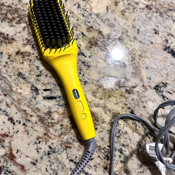 The Brush Crush by Drybar - Picture 3 of 5